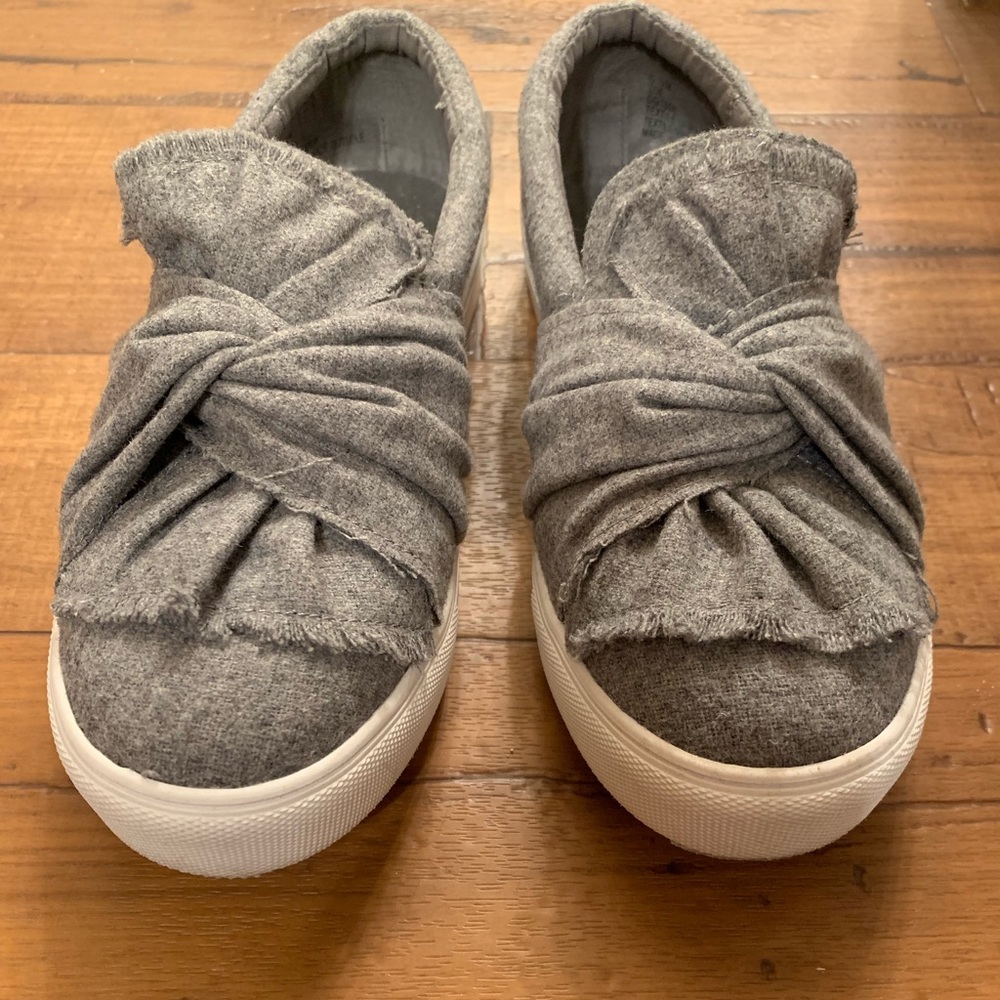 MIA Grey Knot Flats